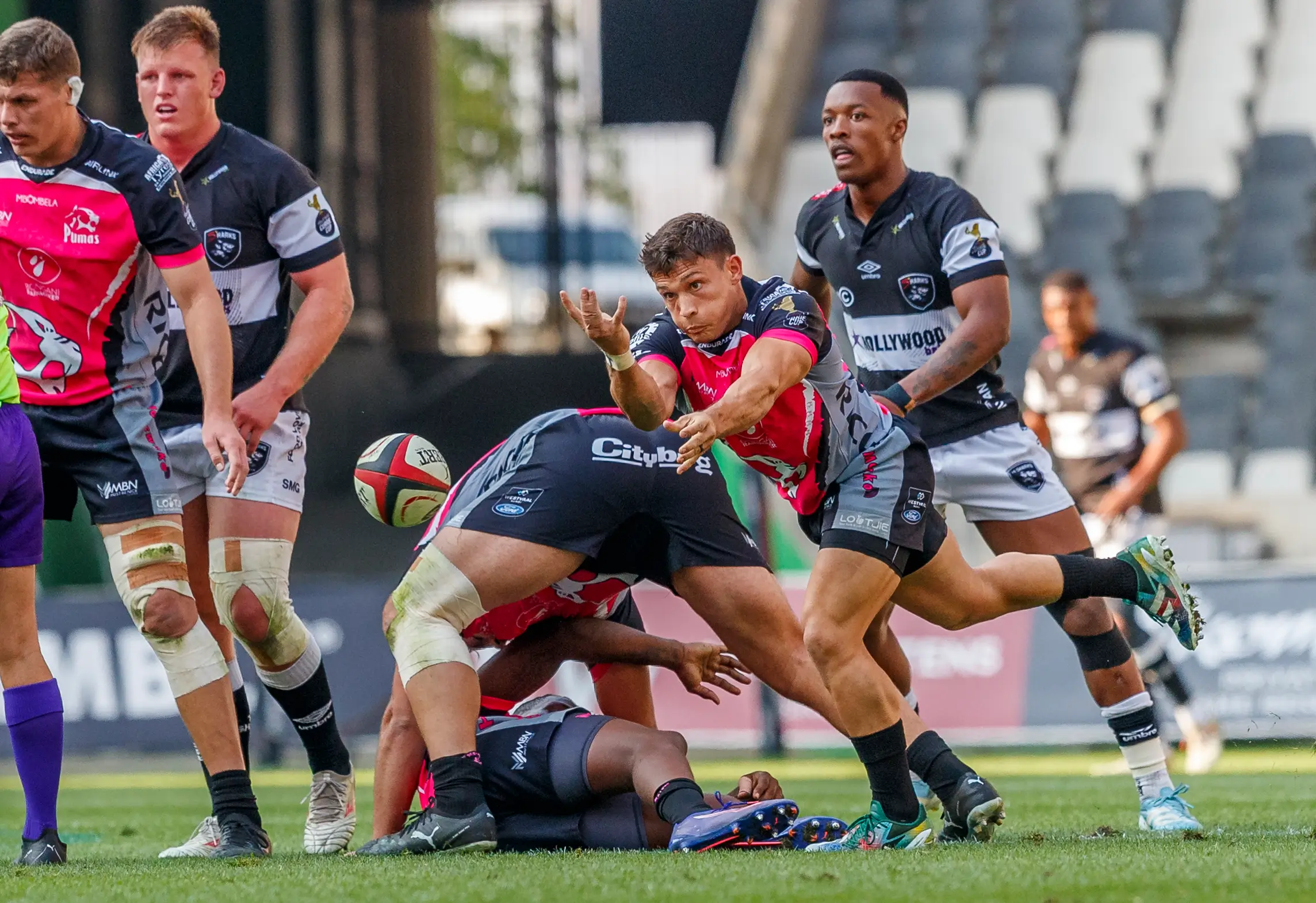 Pumas Player Passing Ball