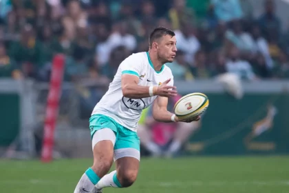 Handre Pollard Passing The Ball